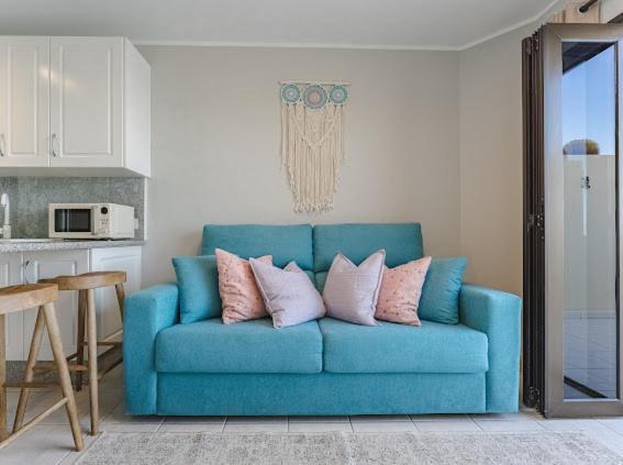 Cosy Seaview *